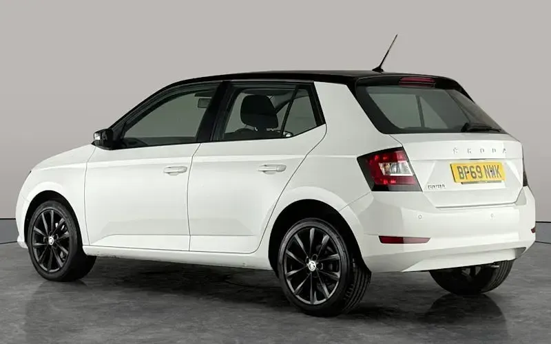Used Skoda Fabia Colour Edition 60 HP (44 kW) 2019 White Hatchback