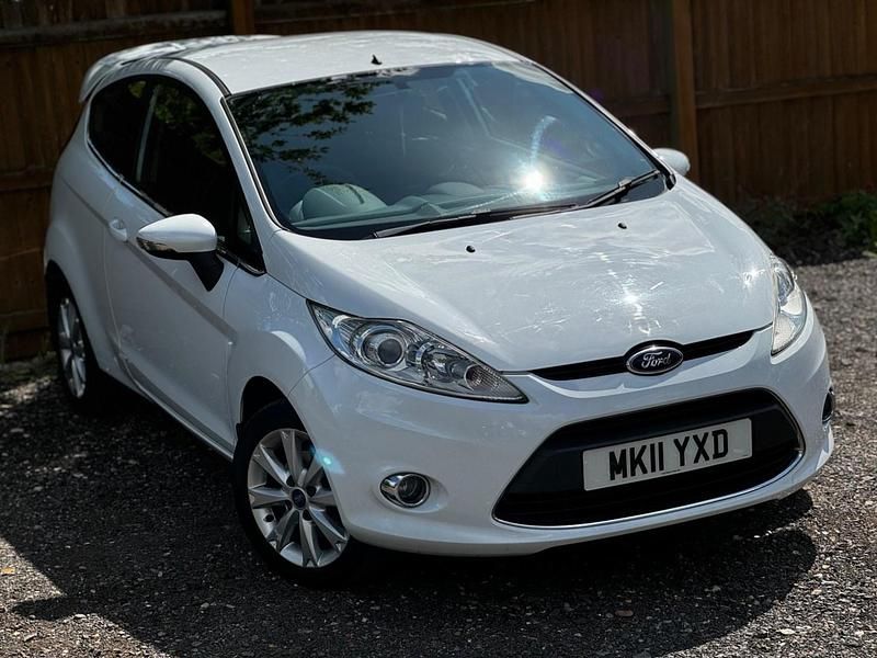 White Used 2011 Ford Fiesta Zetec Hatchback | £2,899 (Fair price) - Image 1/4