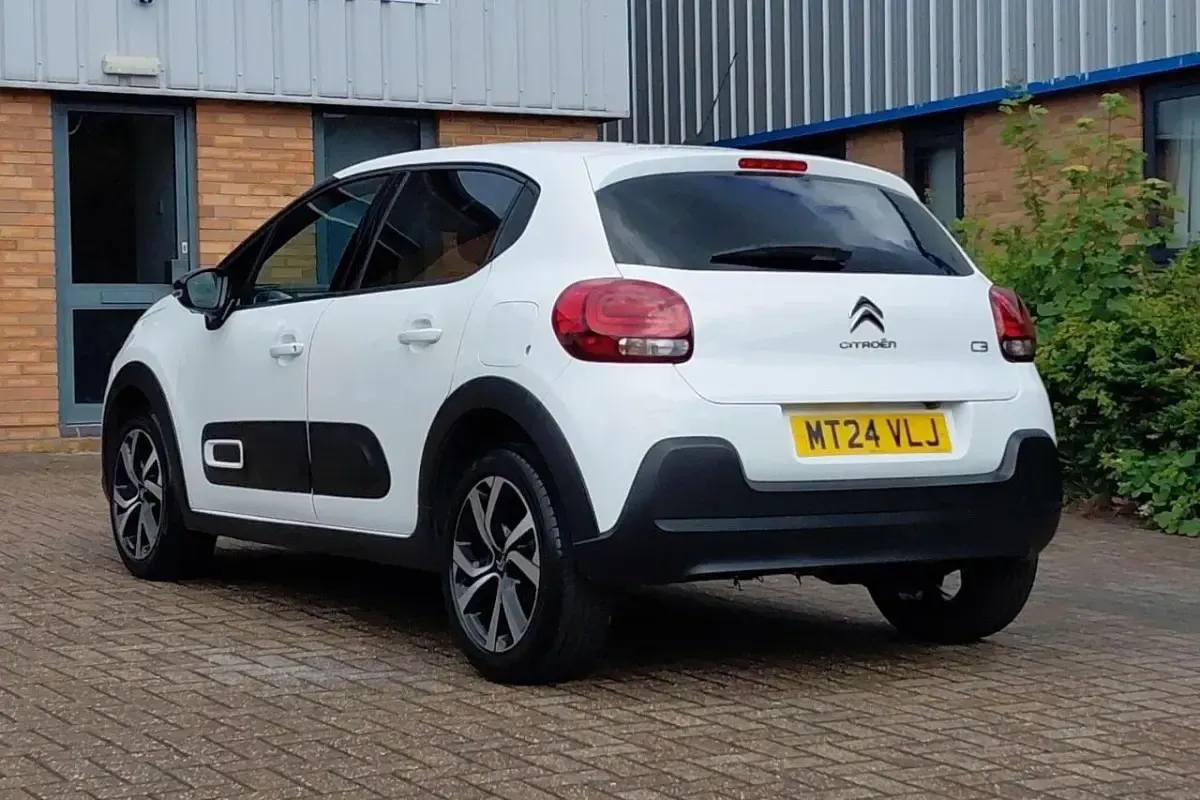 Used Citroën C3 PureTech 82 HP (60 kW) 2024 White Hatchback