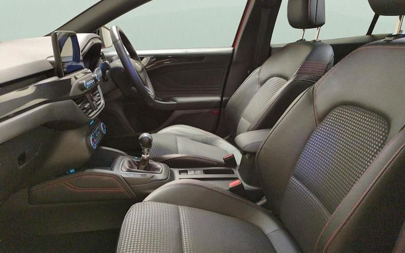 Used Ford Focus ST-Line X 120 HP (88 kW) 2021 Red Hatchback