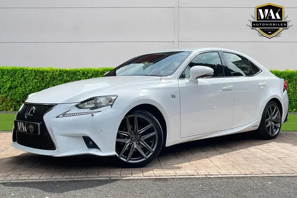 Used Lexus IS300h Sport Line 223 HP (164 kW) 2016 White Sedan