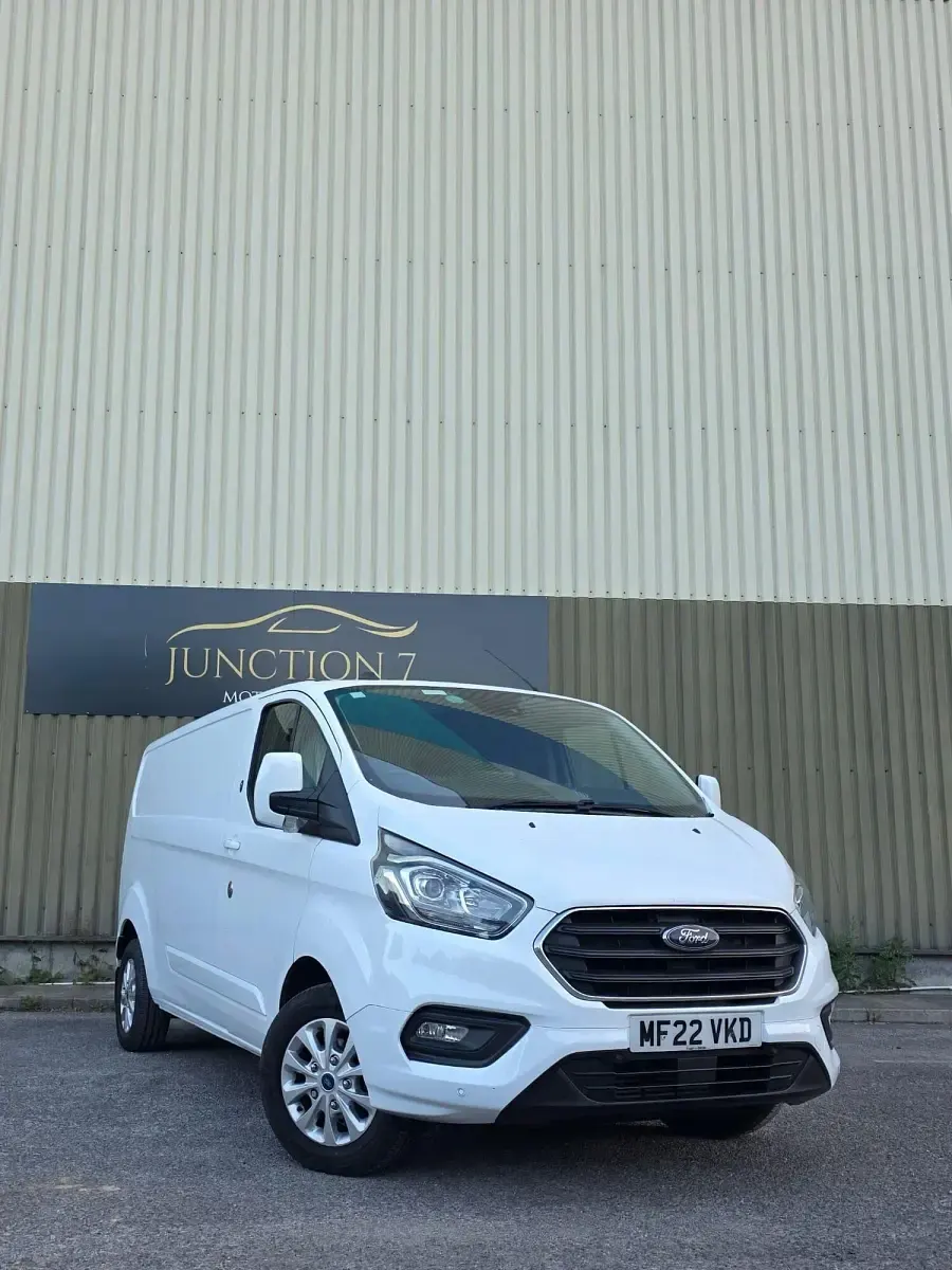 Used Ford Transit Custom Limited 130 HP (95 kW) 2022 White Van