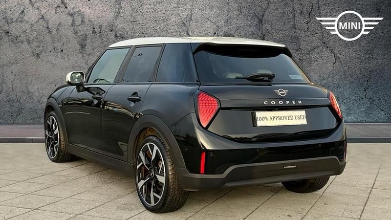 Used Mini Cooper Hatch 154 HP (113 kW) 2025 Black Hatchback