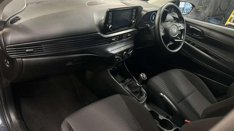 Image 2/4