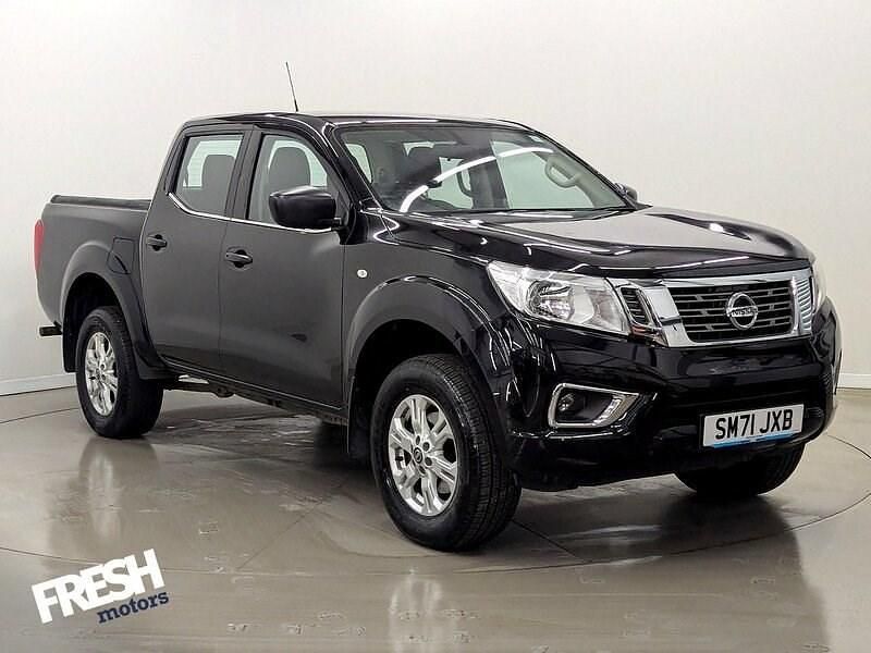 Black Used 2021 Nissan Navara Acenta Pickup | £15,490 (Fair price) - Image 1/4