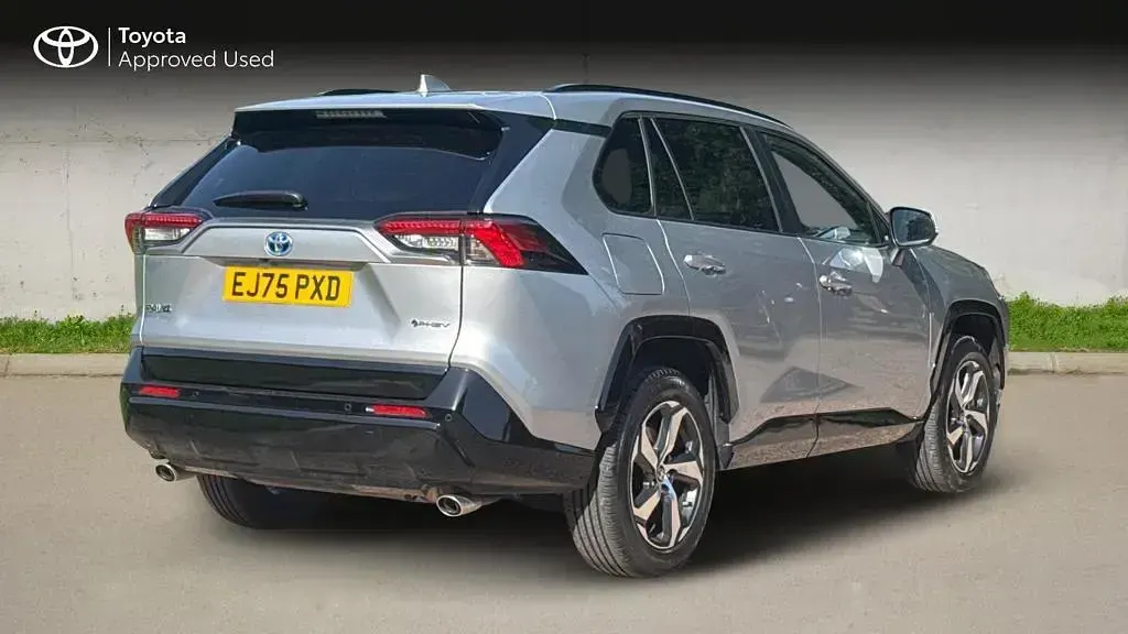 Used Toyota RAV4 Hybrid Design 2025 Silver SUV