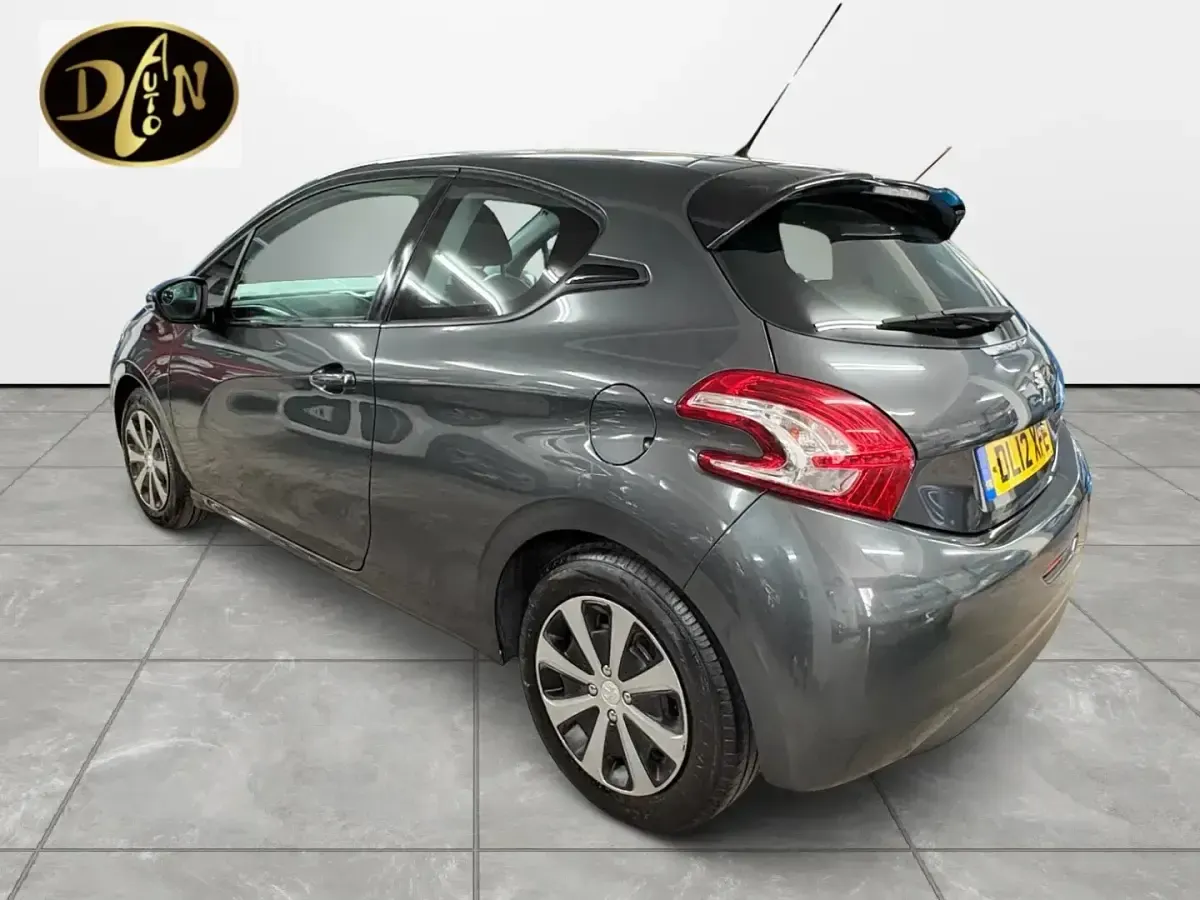 Used Peugeot 208 Access 68 HP (50 kW) 2012 Grey Hatchback