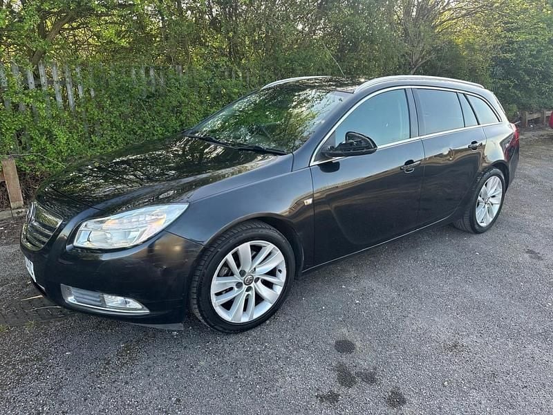 Used Vauxhall Insignia SRi 160 HP (117 kW) 2012 Black Estate