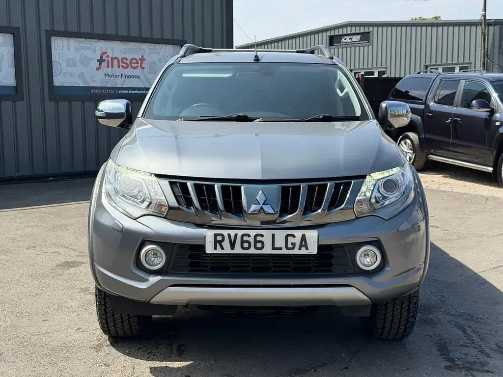 Used Mitsubishi L200 Warrior 178 HP (130 kW) 2016 Grey Pickup