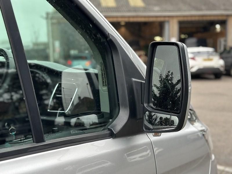 Used Ford Transit Custom Limited 130 HP (95 kW) 2020 Silver Van