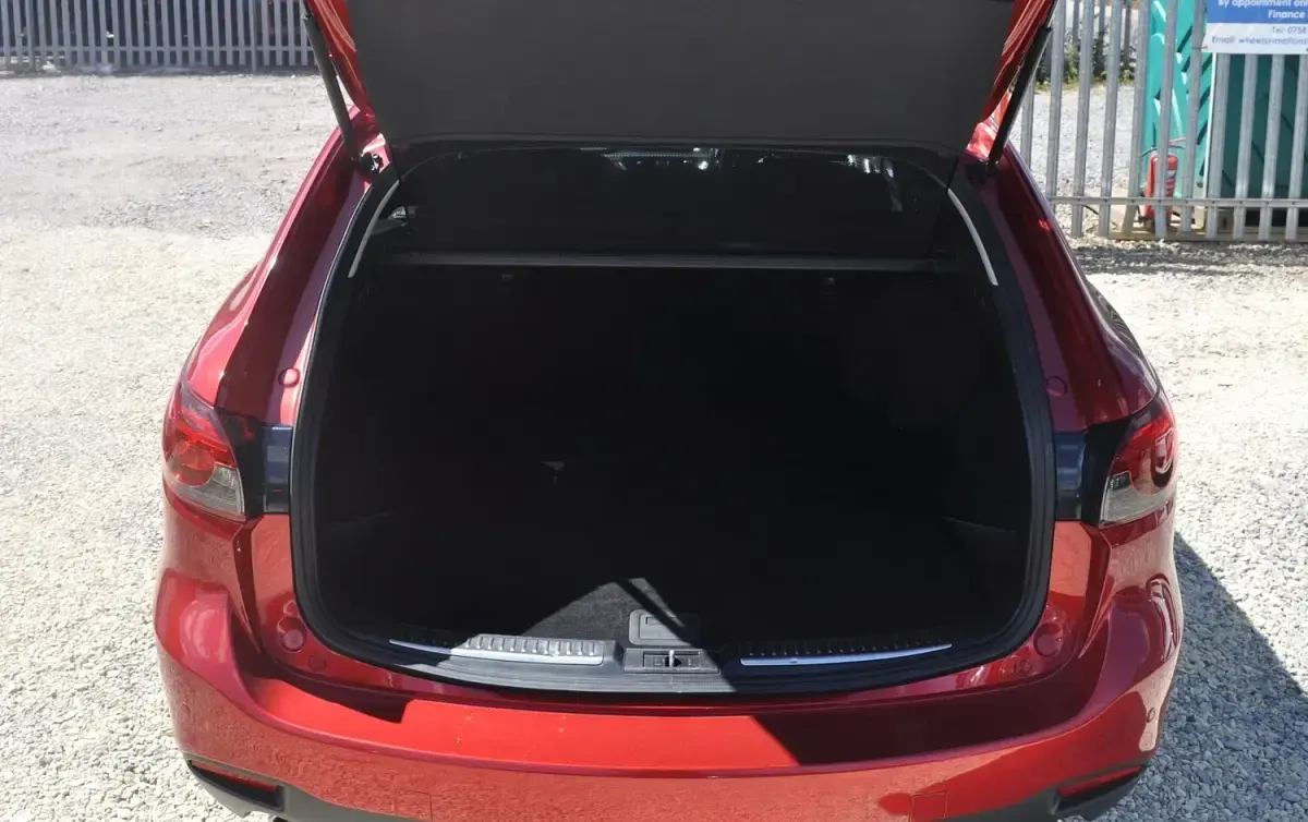 Used Mazda 6 Inclusive 150 HP (110 kW) 2017 Red Estate