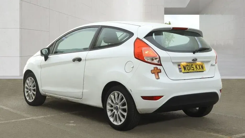 Used Ford Fiesta Studio 2015 White Hatchback