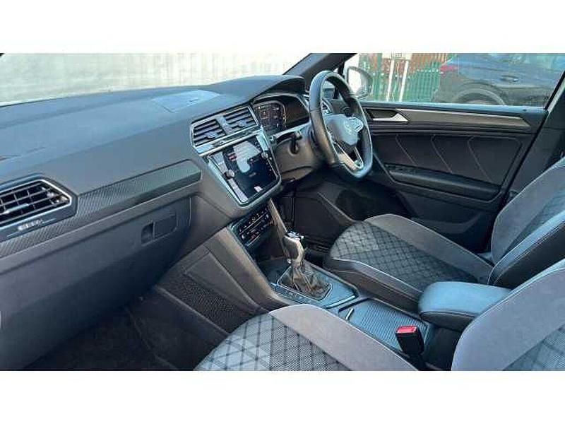 Used VW Tiguan R-line 150 HP (110 kW) 2023 Pure white SUV