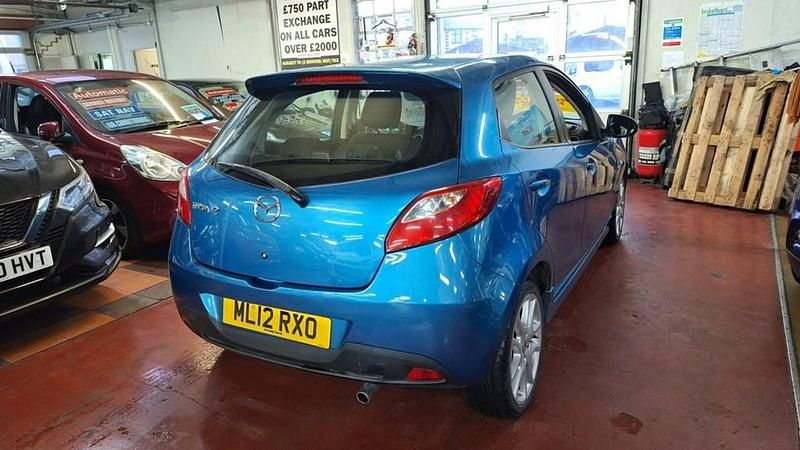 Używany Mazda 2 2012 Niebieski Hatchback