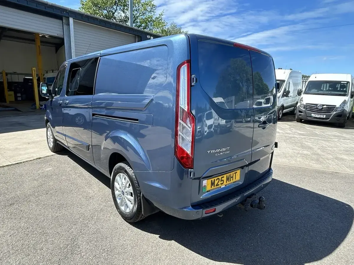 Used Ford Transit Custom Limited 170 HP (125 kW) 2020 Blue Van