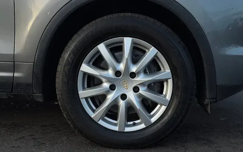 Used Porsche Cayenne 245 HP (180 kW) 2013 Grey SUV