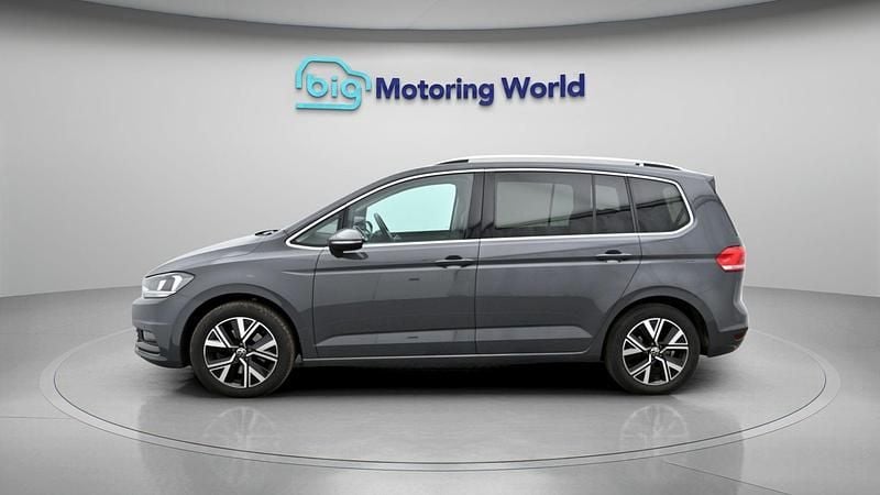 Used VW Touran SEL 148 HP (108 kW) 2023 Grey MPV