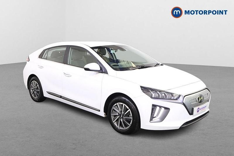 White Used 2022 Hyundai Ioniq 6 Premium Sedan | £11,099 (Good price) - Image 1/4