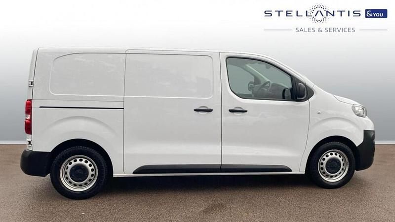White Used 2022 Peugeot Expert Premium Van | £13,999 (Fair price) - Image 1/4