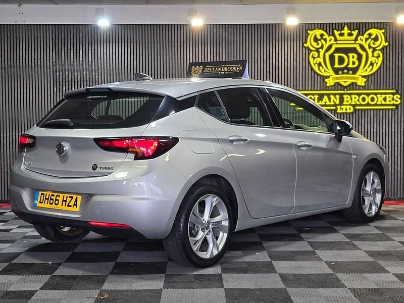 Used Vauxhall Astra SRi 2017 Silver Hatchback