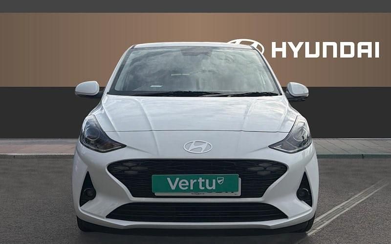 Used Hyundai i10 Premium 63 HP (46 kW) 2025 White Hatchback