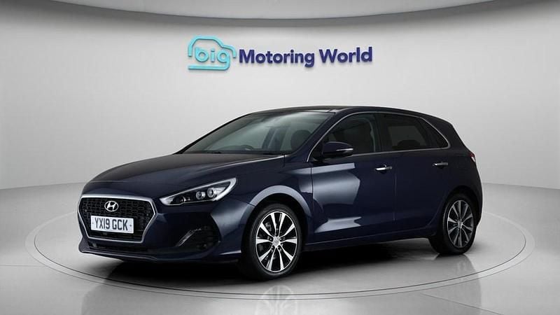 Used Hyundai i30 Premium SE 140 HP (102 kW) 2019 Blue Hatchback