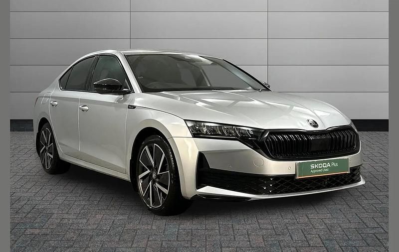 Used Skoda Octavia SportLine 147 HP (108 kW) 2025 Brilliant silver metallic Hatchback