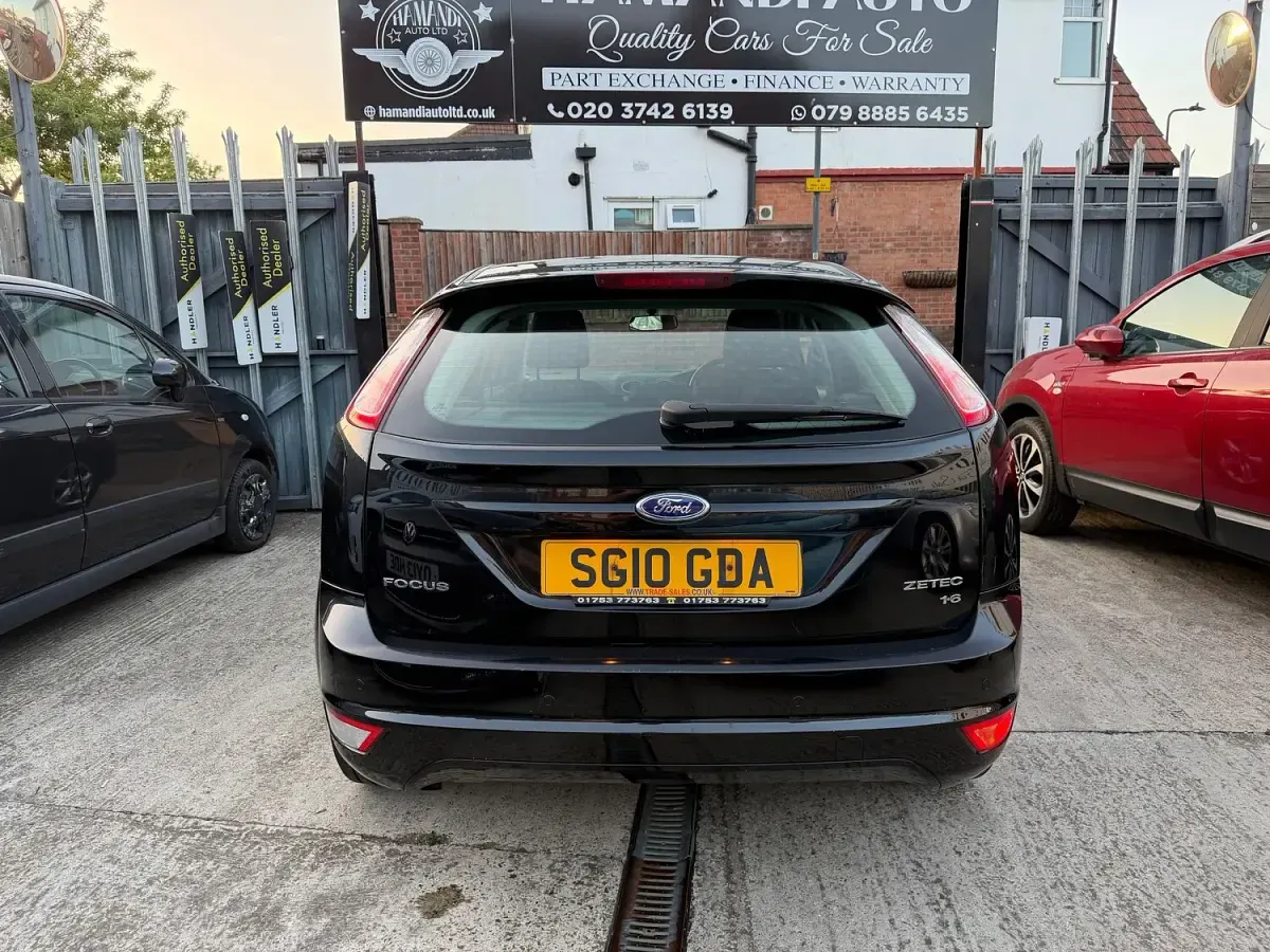 Used Ford Focus Zetec 99 HP (72 kW) 2010 Black Hatchback