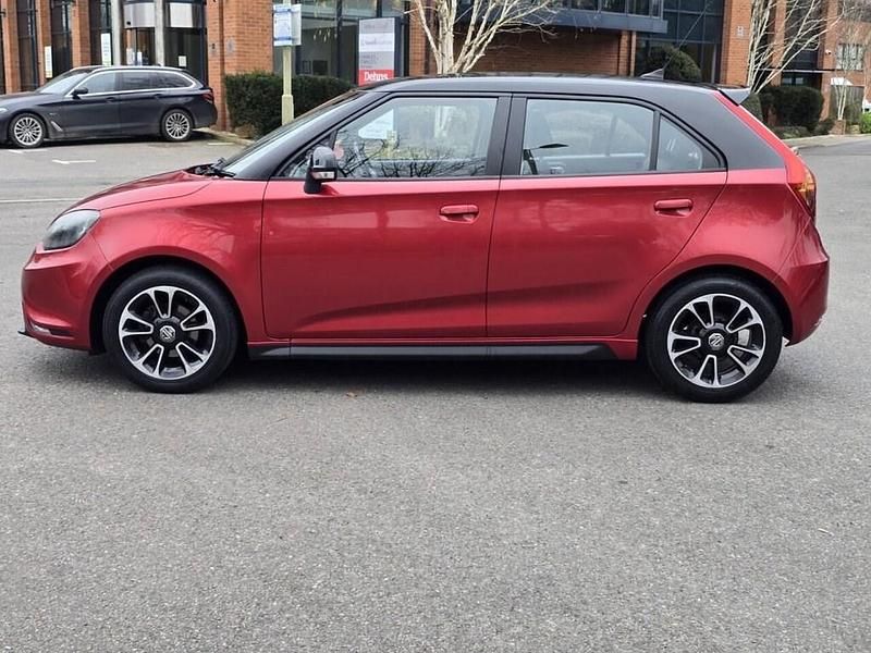 Used MG MG3 106 HP (77 kW) 2017 Red Hatchback