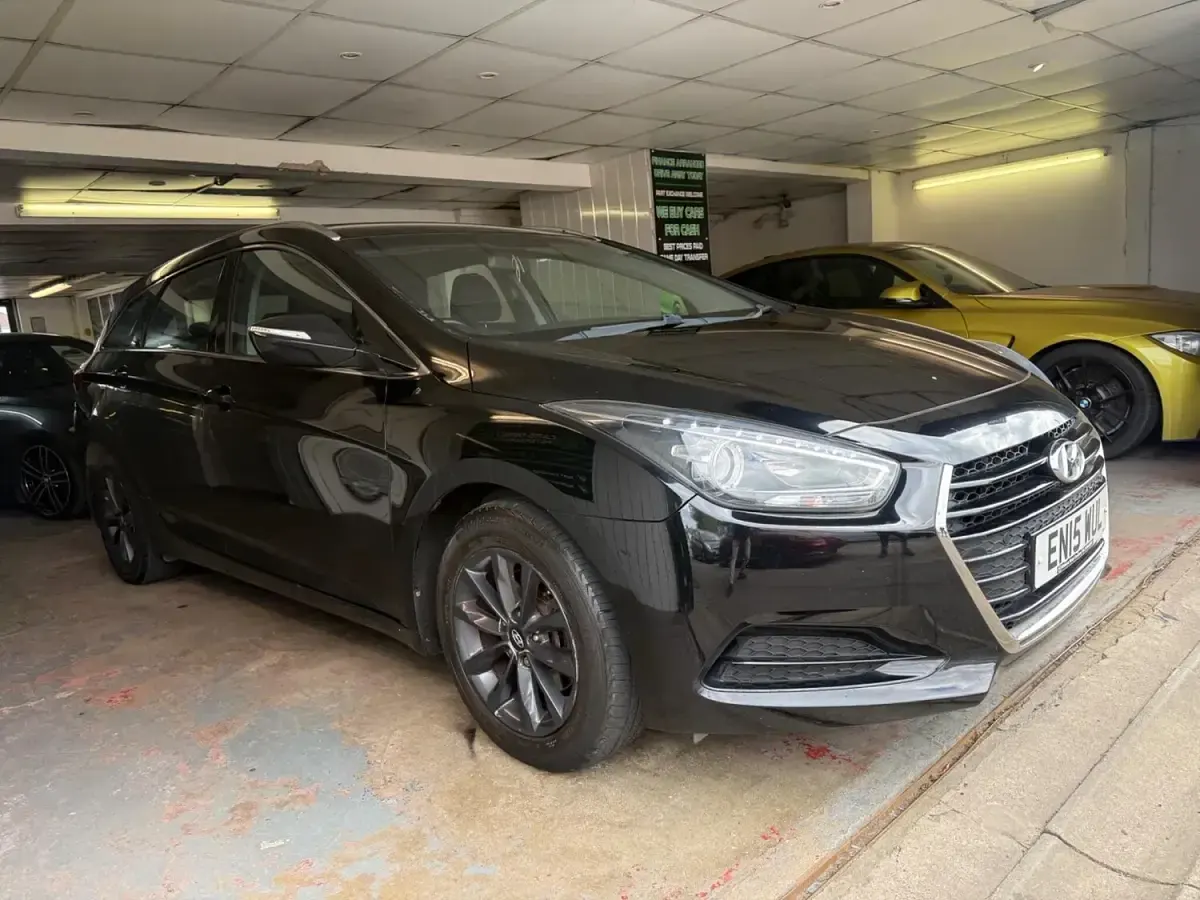 Used Hyundai i40 139 HP (102 kW) 2015 Black Estate