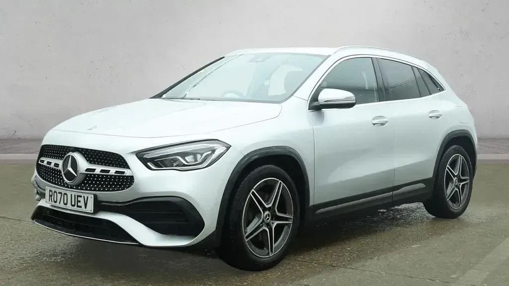 Usado Mercedes GLA200 AMG line 163 HP (119 kW) 2020 Prateado SUV