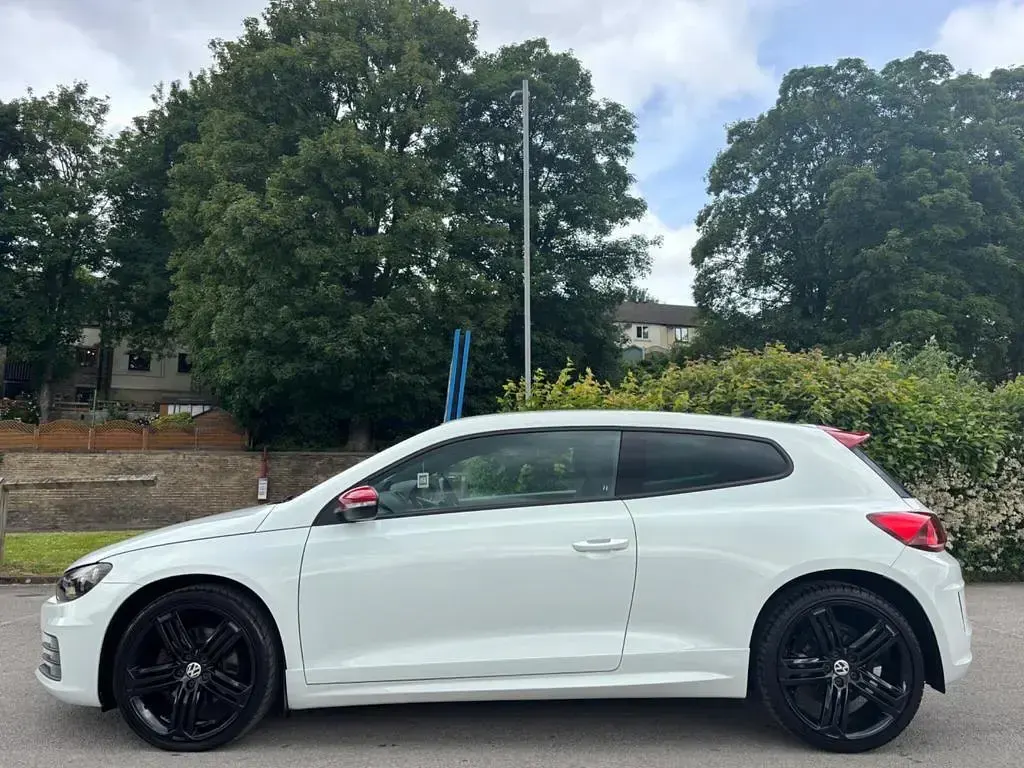 Used VW Scirocco R-line 184 HP (135 kW) 2017 White Coupe