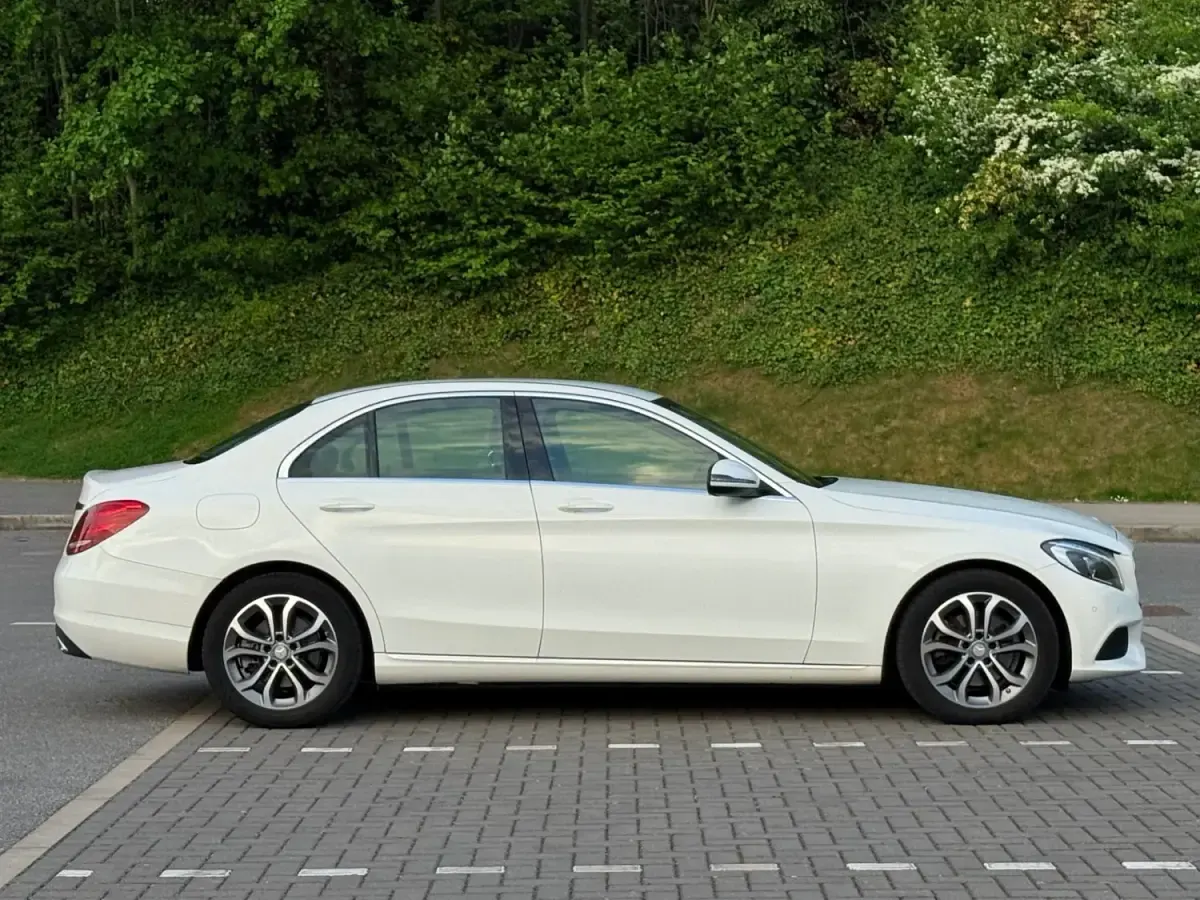 Used Mercedes C220 170 HP (125 kW) 2015 White Sedan
