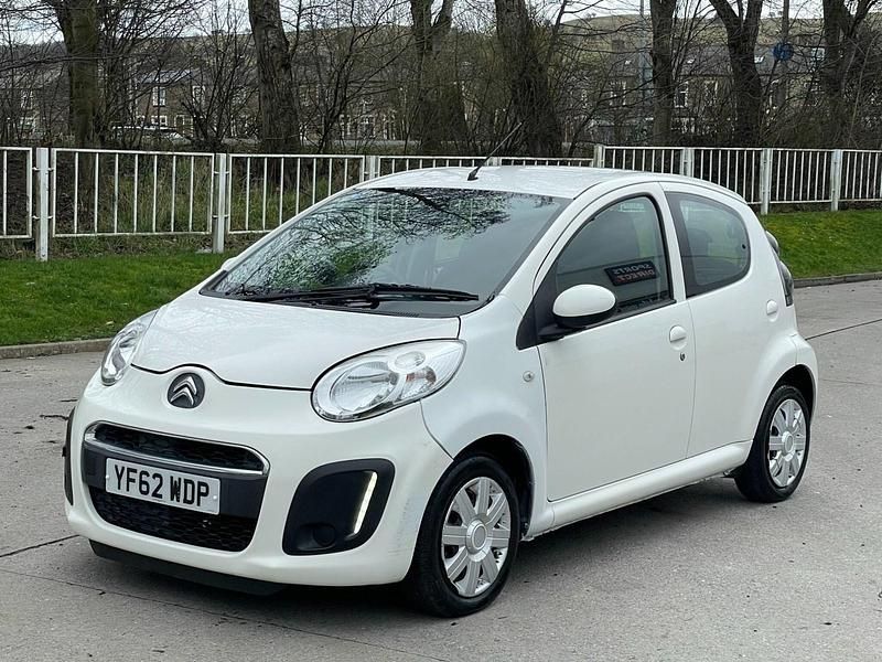 Used Citroën C1 VTR Sport 68 HP (50 kW) 2013 White Hatchback