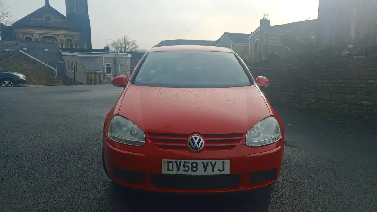Used VW Golf V Match 105 HP (77 kW) 2008 Red Hatchback