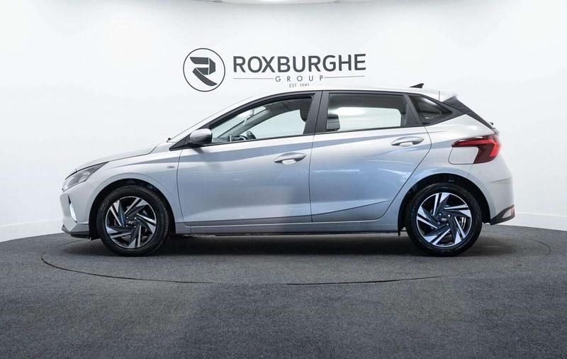 Used Hyundai i20 SE 100 HP (73 kW) 2022 Silver Hatchback