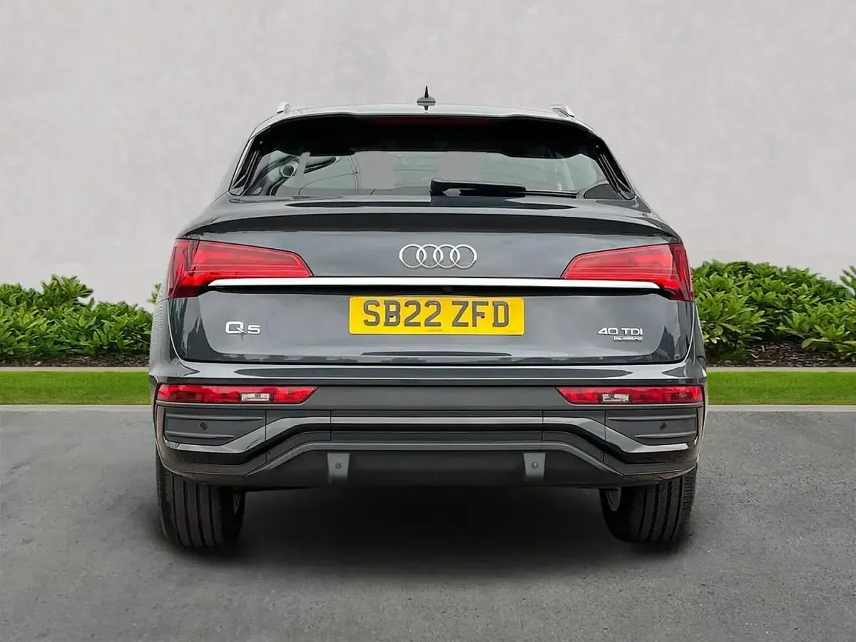 Used Audi Q5 Sportback Sport 204 HP (150 kW) 2022 Grey SUV