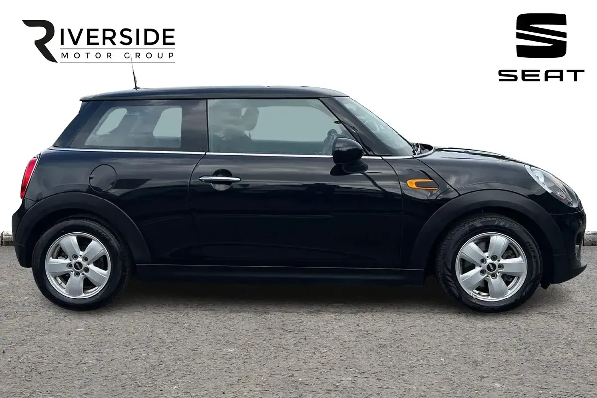 Used Mini Cooper Hatch 136 HP (100 kW) 2017 Carbon black Hatchback