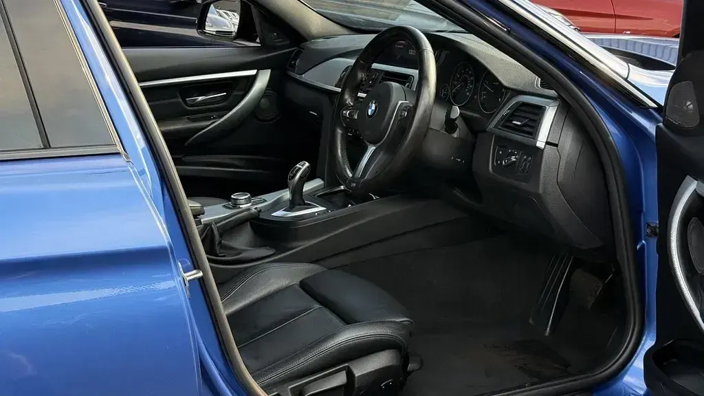 Used BMW 320 M Sport 2018 Blue Sedan