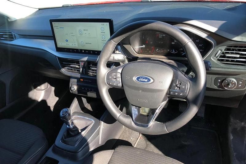 Usado Ford Focus Titanium 125 HP (91 kW) 2022 Vermelho Carrinha