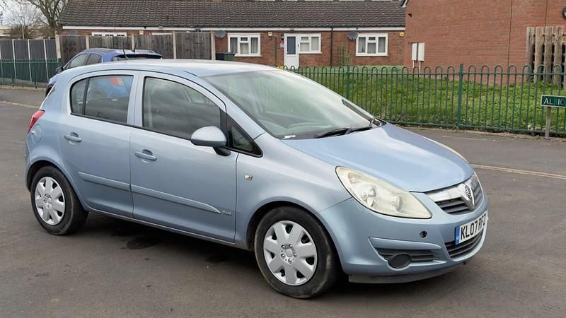 Usado Vauxhall Corsa Club 90 HP (66 kW) 2007 Azul Citadino