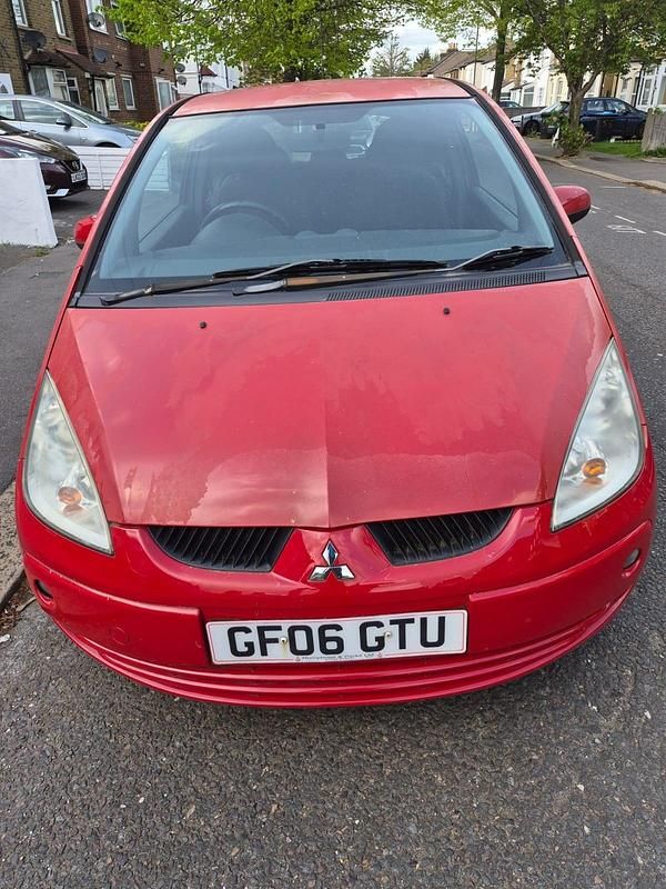 Used Mitsubishi Colt 95 HP (69 kW) 2006 Red Hatchback