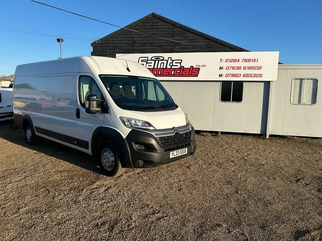 Usado Citroën Relay 140 HP (102 kW) 2023 Branco Van