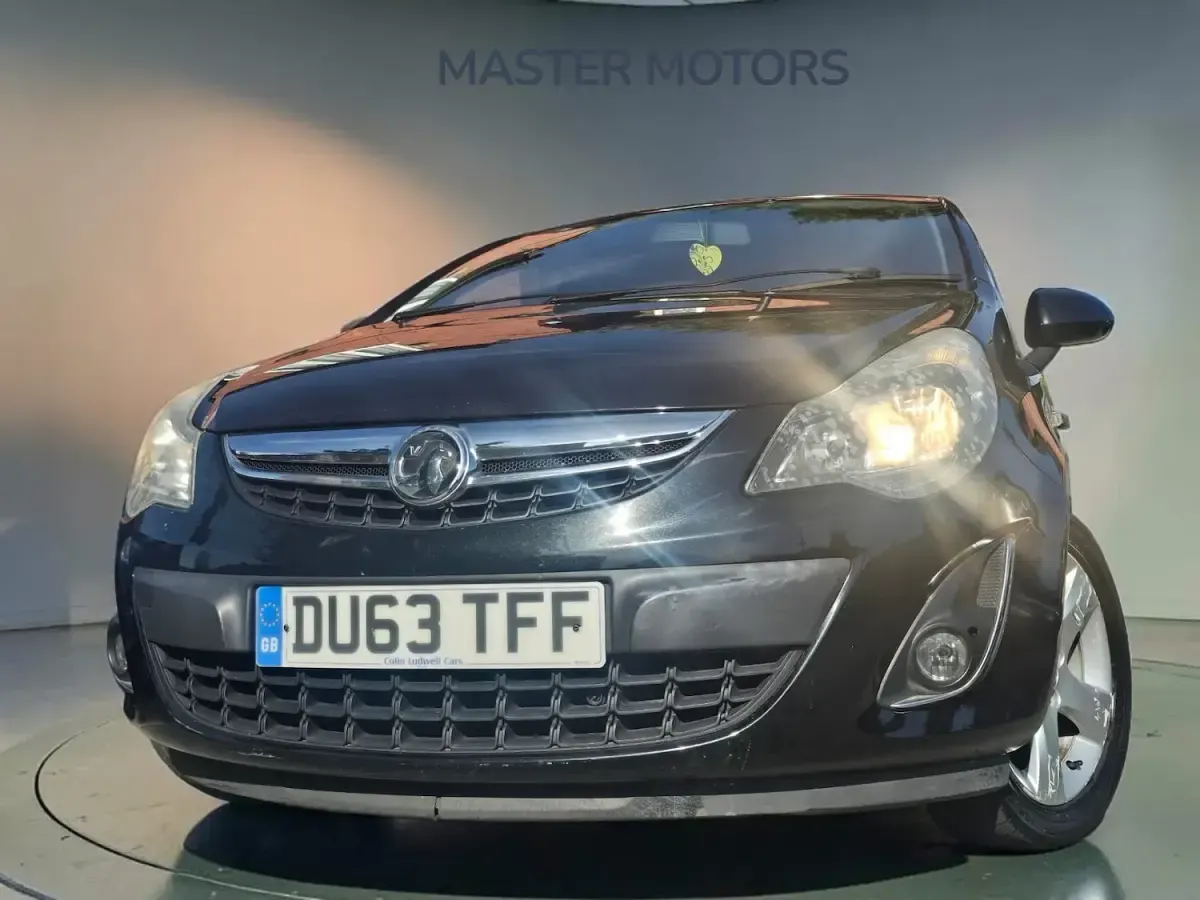 Used Vauxhall Corsa 90 HP (66 kW) 2013 Black Hatchback