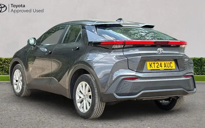 Used Toyota C-HR 140 HP (102 kW) 2026 SUV