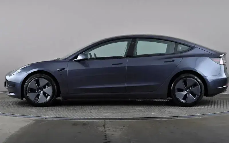 Używany Tesla Model 3 RWD 208 kW (283 KM) 2022 Szary Sedan/Limuzyna