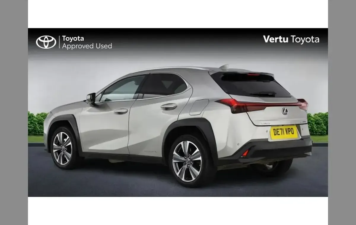 Used Lexus UX 300e 150 kW (204 HP) 2021 Silver SUV