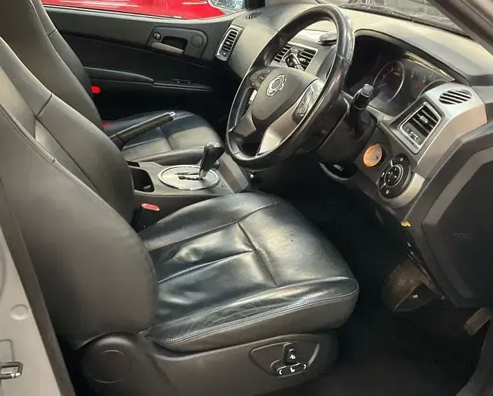 Usado SsangYong Musso 178 HP (130 kW) 2017 Prateado Pickup