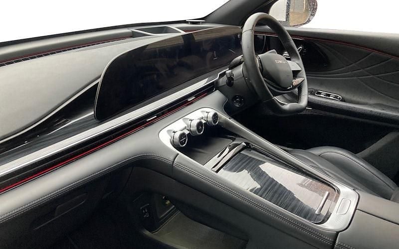 Used Omoda 9 449 HP (330 kW) 2025 SUV