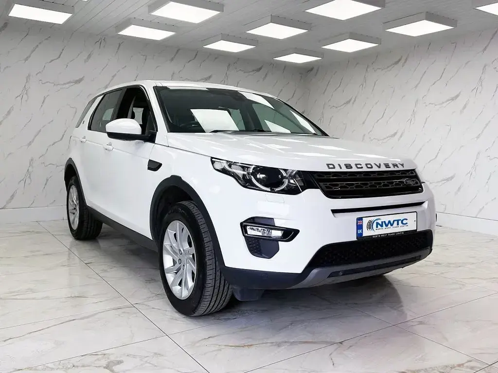 Used Land Rover Discovery Sport SE 180 HP (132 kW) 2019 White SUV